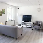 Like House 9 A